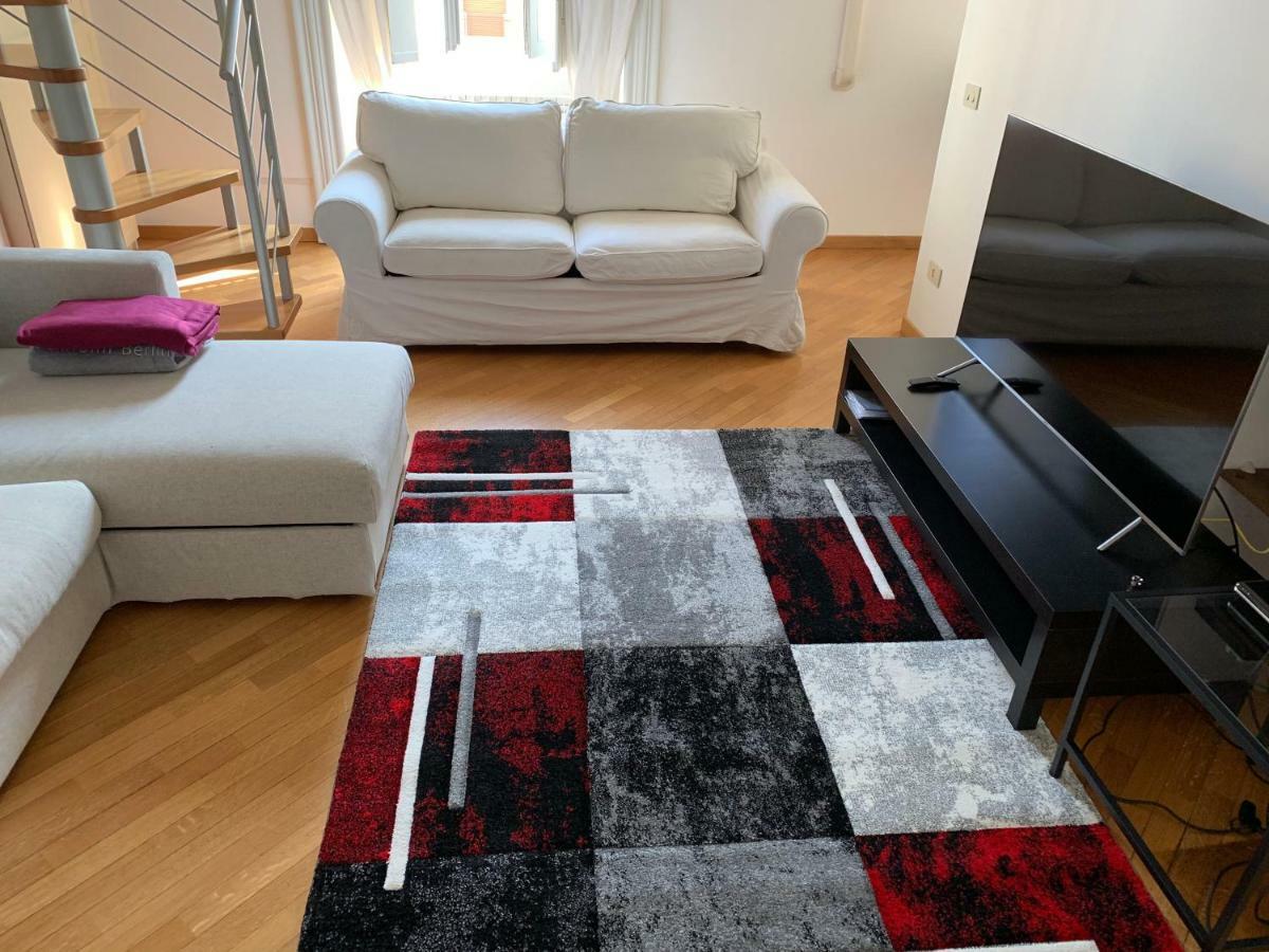Appartamento Brera Milan Bagian luar foto