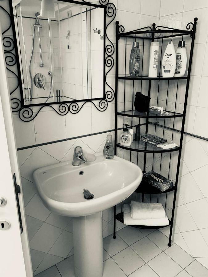 Appartamento Brera Milan Bagian luar foto
